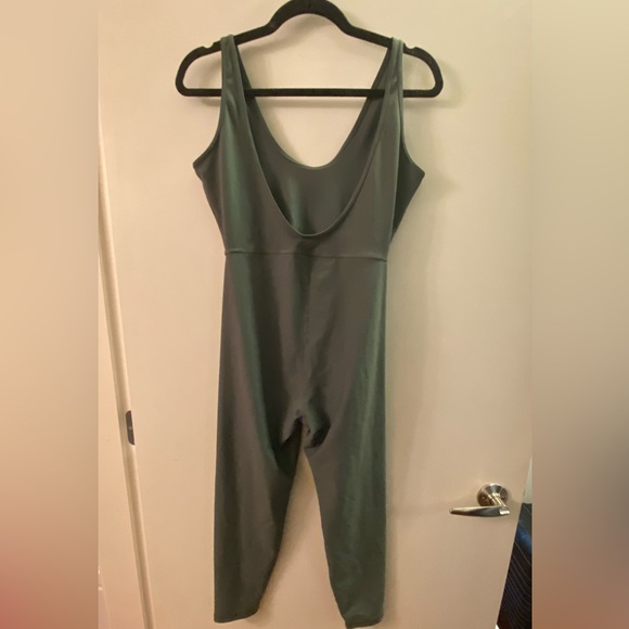 Women's Green Jumpsuit - Picture 4 of 5